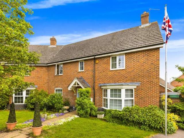 4 Bedroom End Of Terrace House