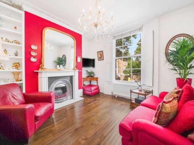 4 Bedroom End Of Terrace House