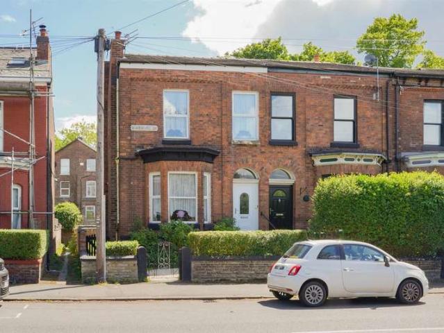 4 Bedroom End Of Terrace House