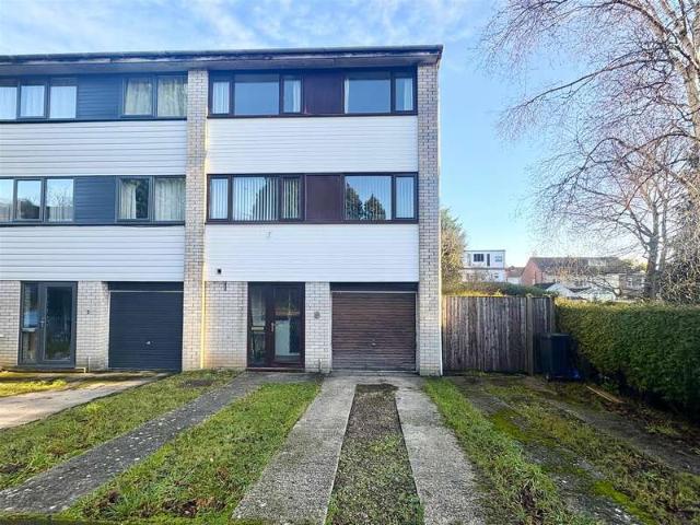 4 Bedroom End Of Terrace House