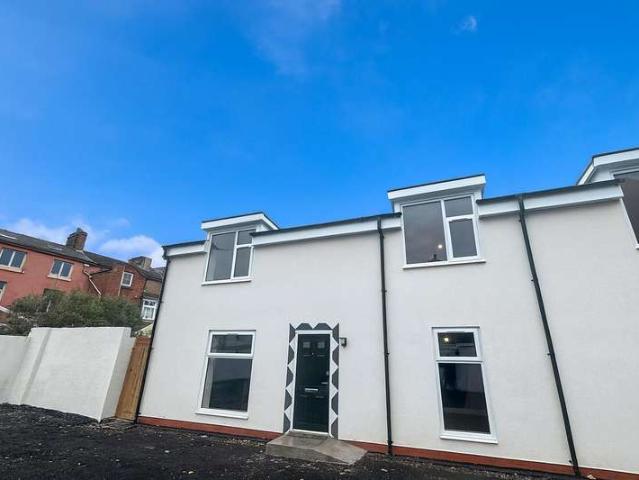 4 Bedroom End Of Terrace House