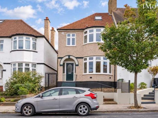 4 Bedroom End Of Terrace House