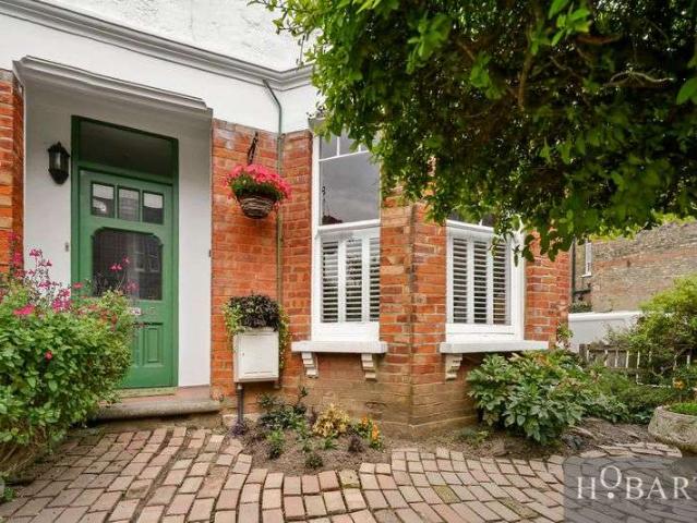 4 Bedroom Maisonette Flat