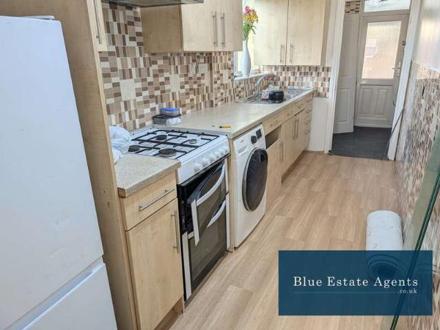 4 Bedroom End Of Terrace House