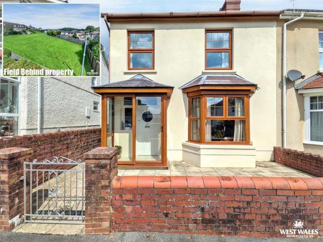 4 Bedroom Semi Detached House