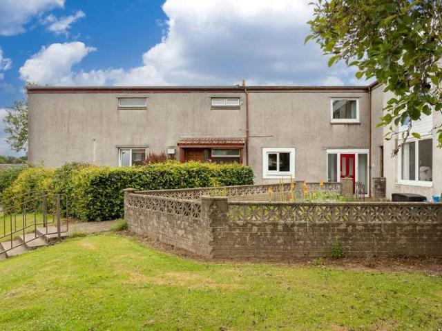 4 Bedroom Semi Detached House