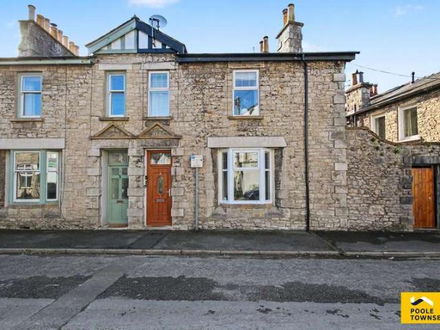 4 Bedroom End Of Terrace House