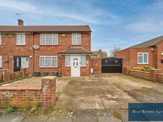 4 Bedroom End Of Terrace House