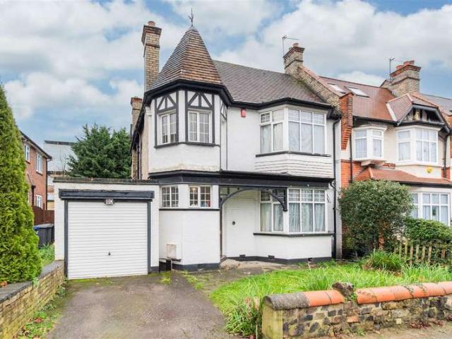 4 Bedroom End Of Terrace House