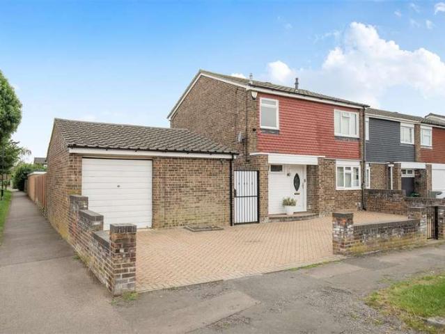 4 Bedroom End Of Terrace House