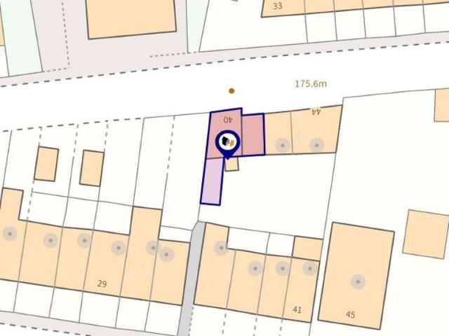 4 Bedroom End Of Terrace House