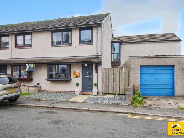 4 Bedroom End Of Terrace House