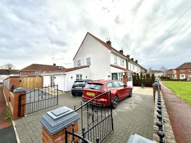 4 Bedroom End Of Terrace House