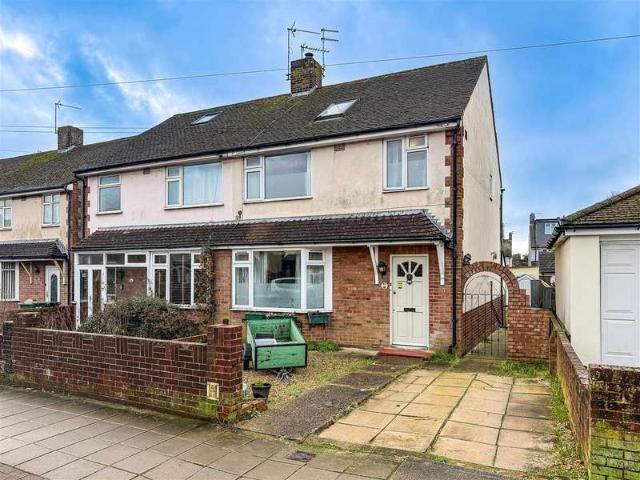 4 Bedroom End Of Terrace House