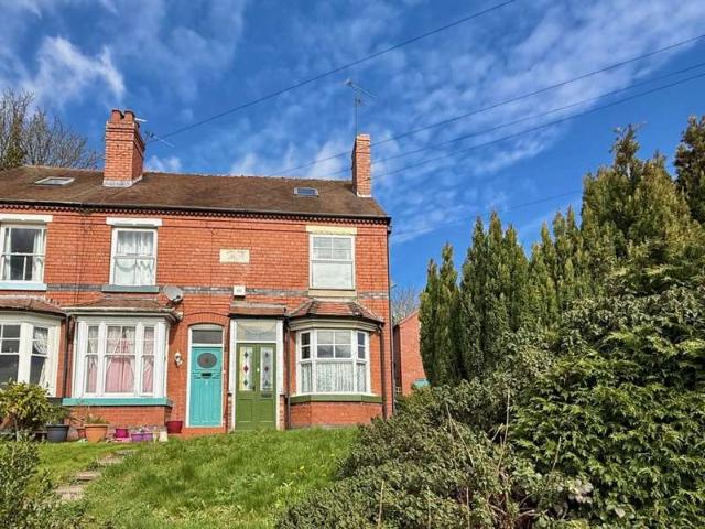 4 Bedroom End Of Terrace House