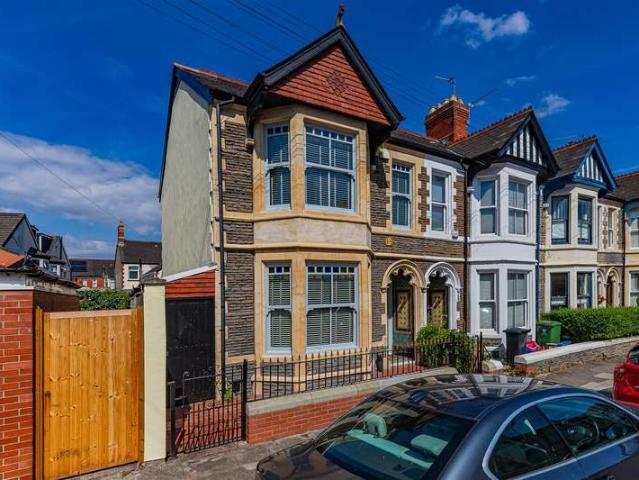 4 Bedroom End Of Terrace House