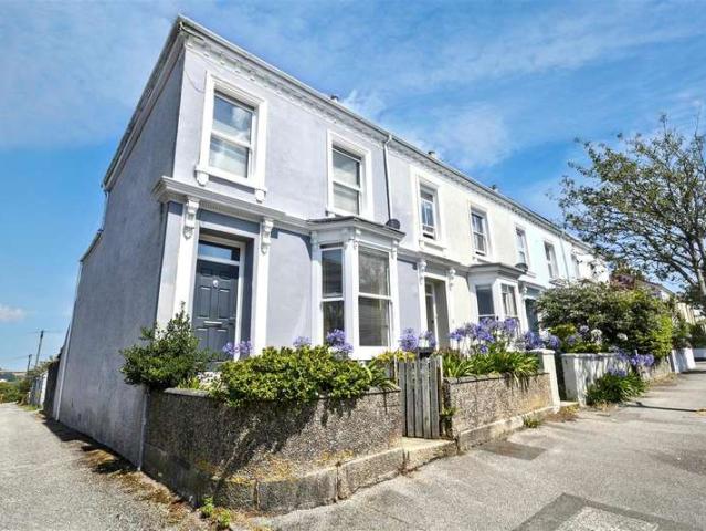 4 Bedroom End Of Terrace House