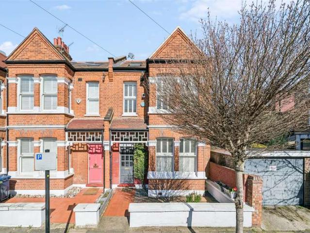 4 Bedroom End Of Terrace House