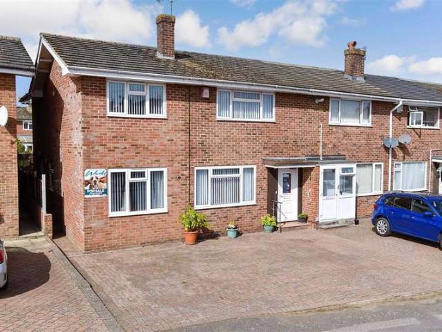 4 Bedroom End Of Terrace House