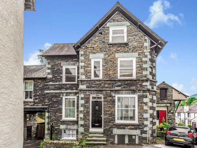 4 Bedroom End Of Terrace House