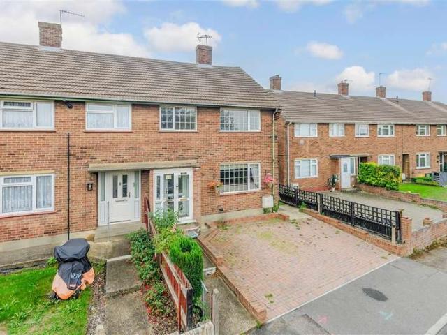 4 Bedroom End Of Terrace House