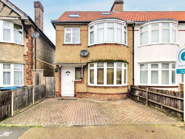 4 Bedroom End Of Terrace House