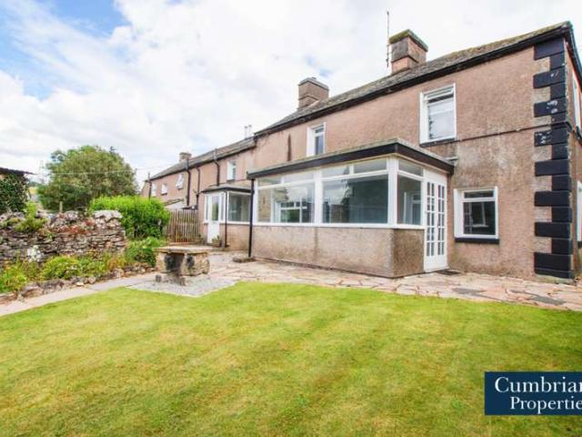 4 Bedroom End Of Terrace House