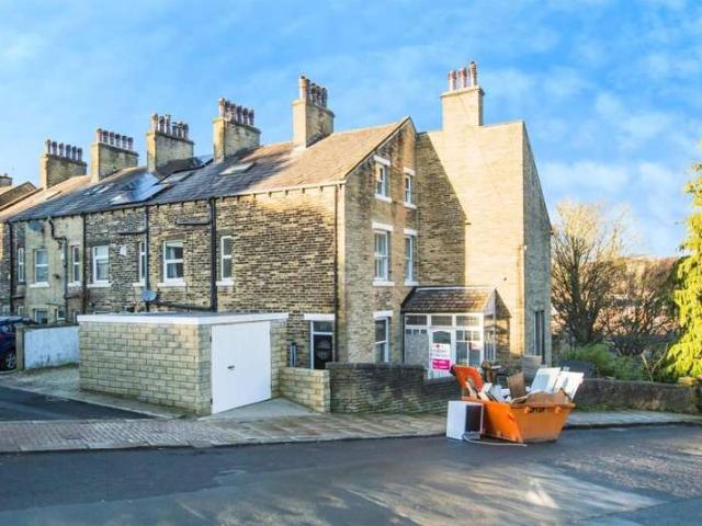 4 Bedroom End Of Terrace House