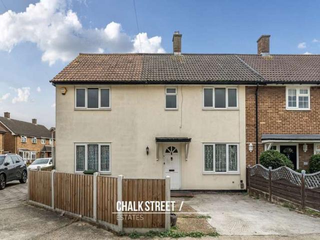 4 Bedroom End Of Terrace House