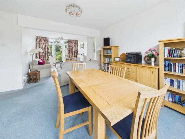 4 Bedroom End Of Terrace House
