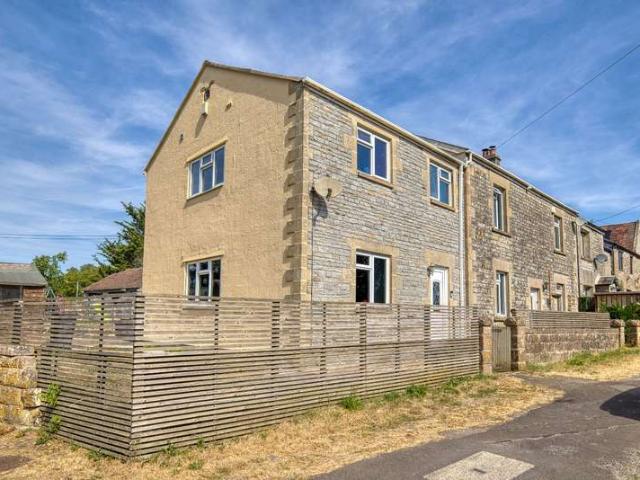 4 Bedroom End Of Terrace House