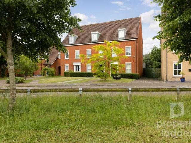 4 Bedroom End Of Terrace House