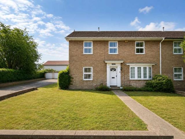 4 Bedroom End Of Terrace House