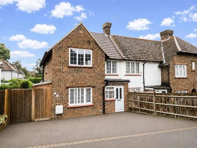 4 Bedroom End Of Terrace House