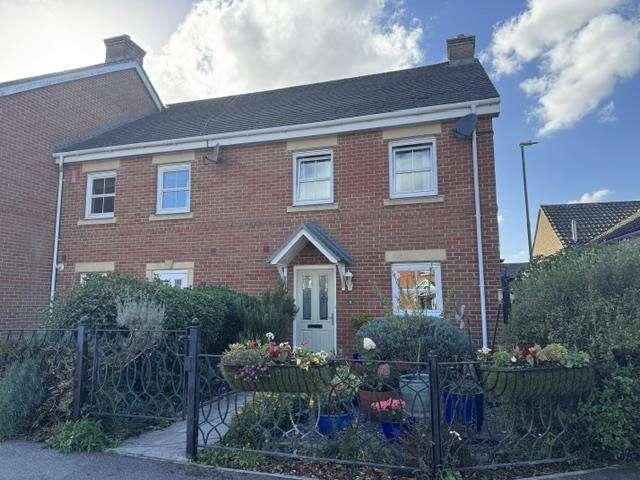 4 Bedroom End Of Terrace House