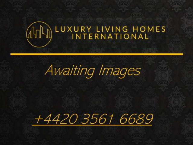 4 Bedroom End Of Terrace House