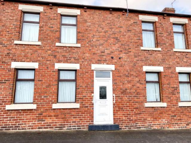 4 Bedroom End Of Terrace House