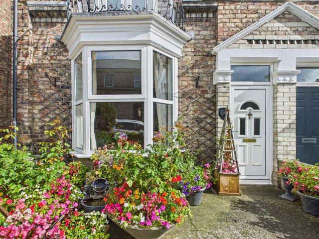 4 Bedroom End Of Terrace House