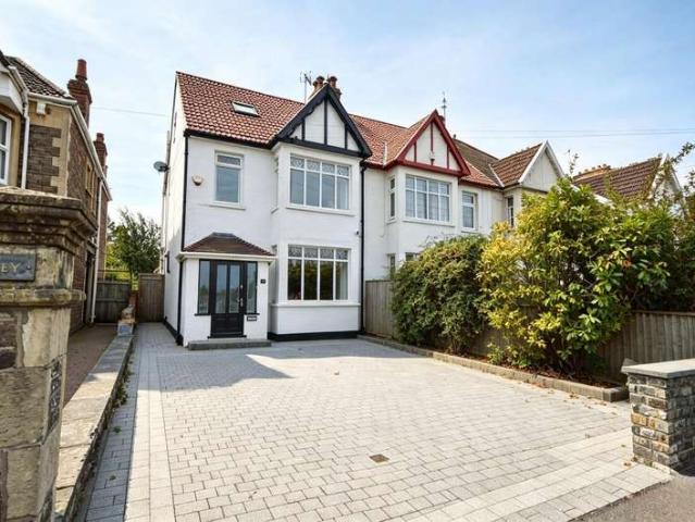 4 Bedroom End Of Terrace House