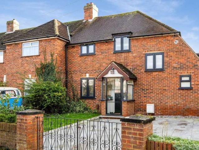 4 Bedroom End Of Terrace House