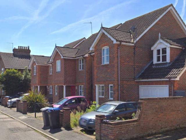 4 Bedroom End Of Terrace House