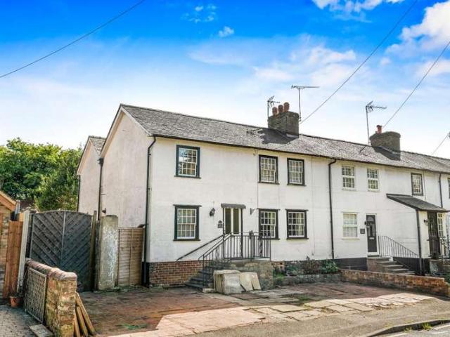 4 Bedroom End Of Terrace House