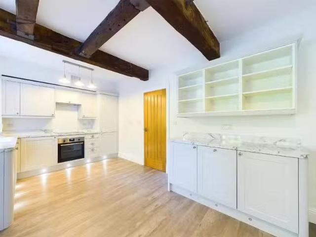 4 bedroom end of terrace house for rent in Bents Mill, Wilsden.