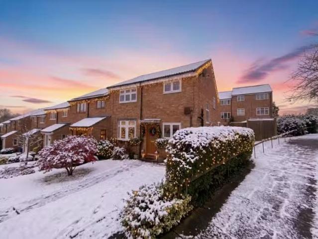4 bedroom end of terrace house for rent in Jocelyns, Old Harlo.