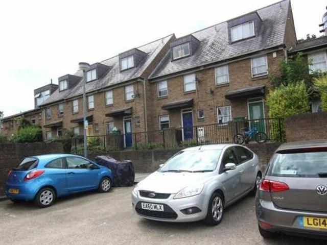 4 Bedroom End Of Terrace House For Rent In London
