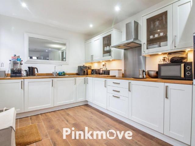 4 bedroom end of terrace house for sale