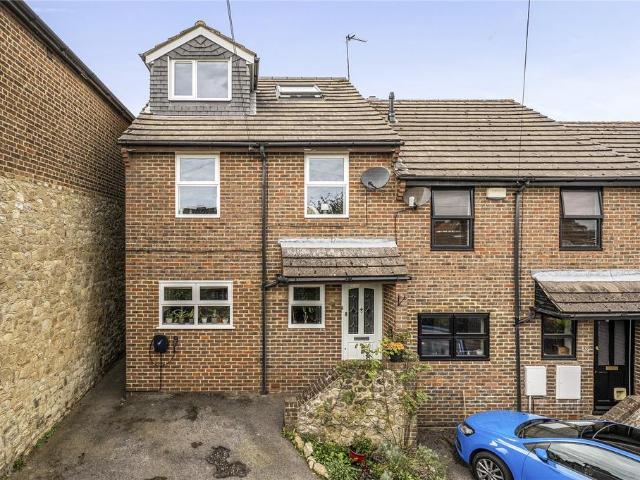 4 bedroom end of terrace house for sale