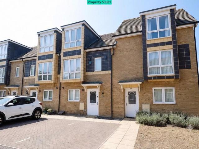 4 bedroom end of terrace house for sale