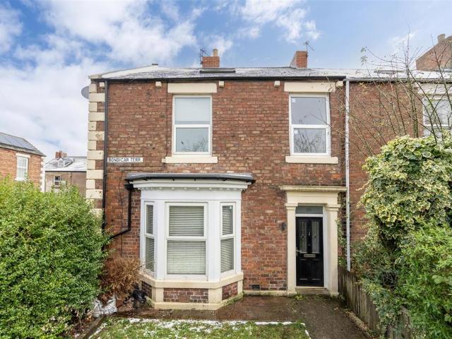 4 bedroom end of terrace house for sale