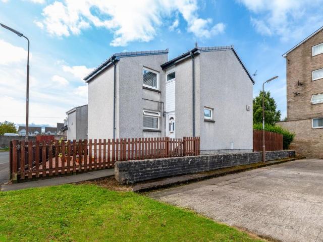 4 bedroom end of terrace house for sale